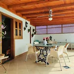 度假居 Mit Beheiztem Pool By Interhome