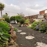 Mit Beheiztem Pool By Interhome 度假居 *